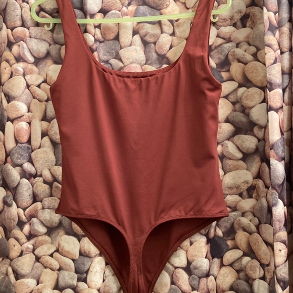 Miyu by Simons - women’s double layer body suit - sz Larege - nude/ snap closure - Picture 2 of 5